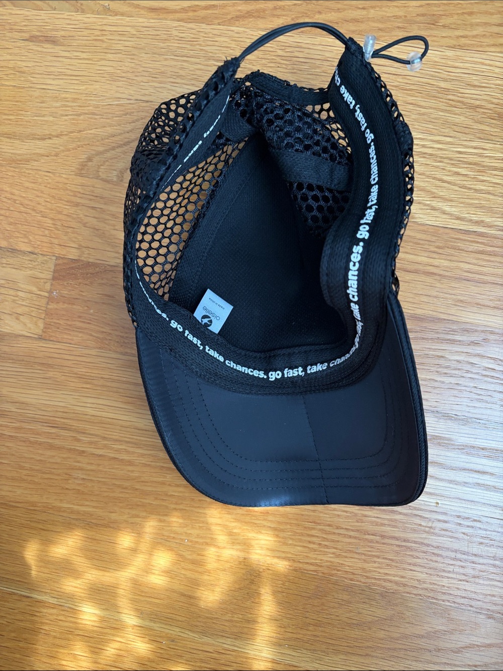 Oiselle Runner Trucker Hat Black - Picture 4 of 5